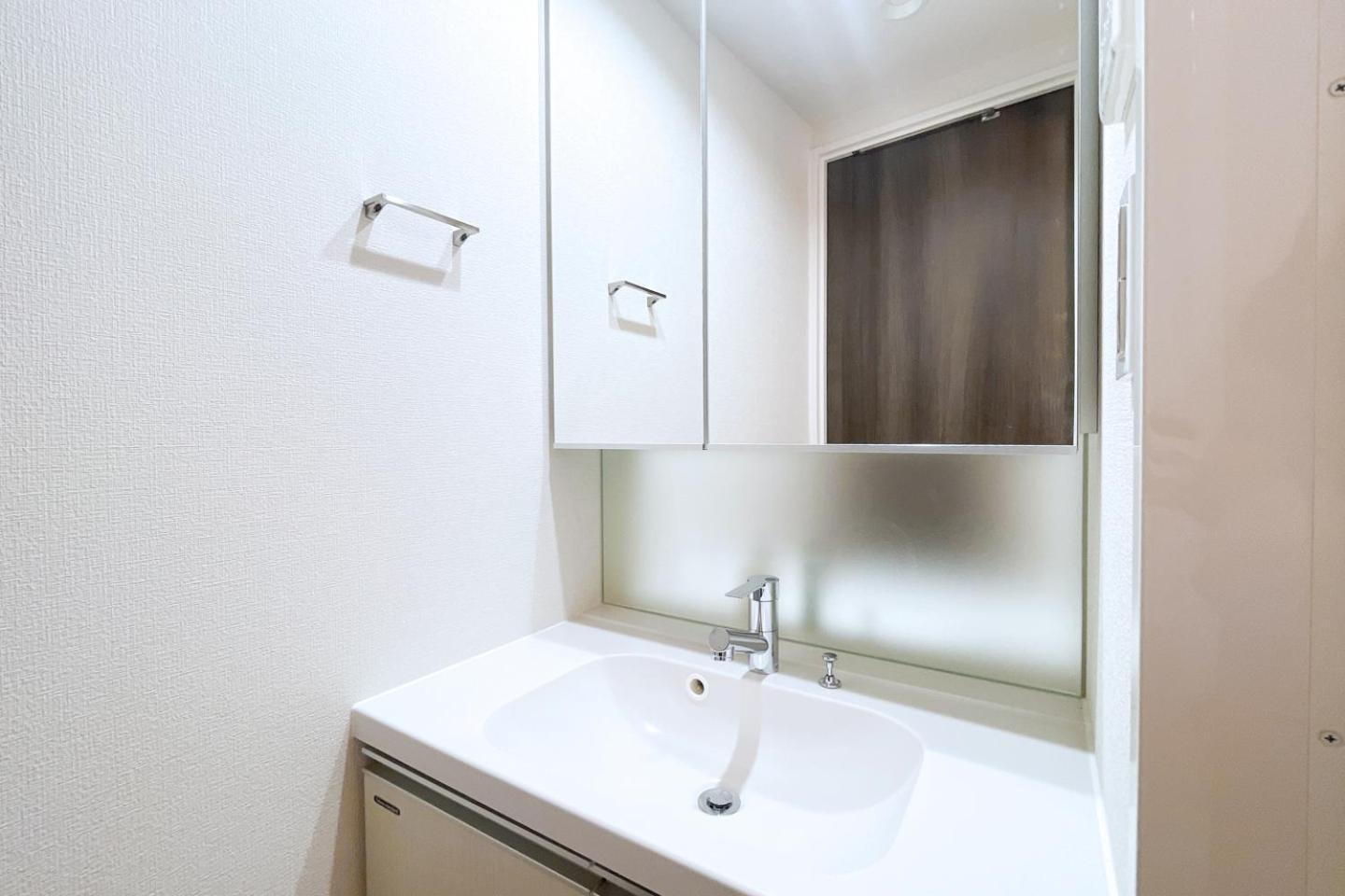 Mat Waseda Apartemen